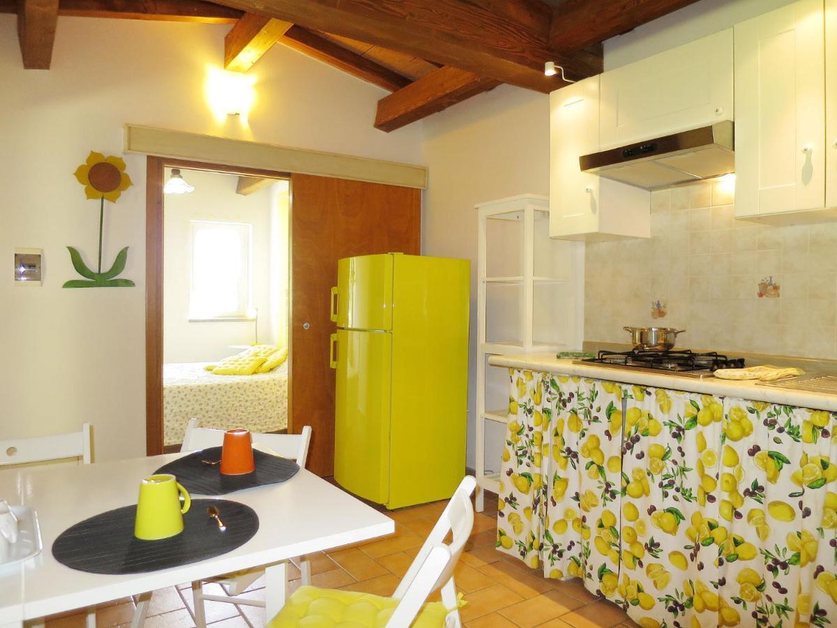 Holiday Home Chalet Del Lago By Interhome Болсена Екстериор снимка